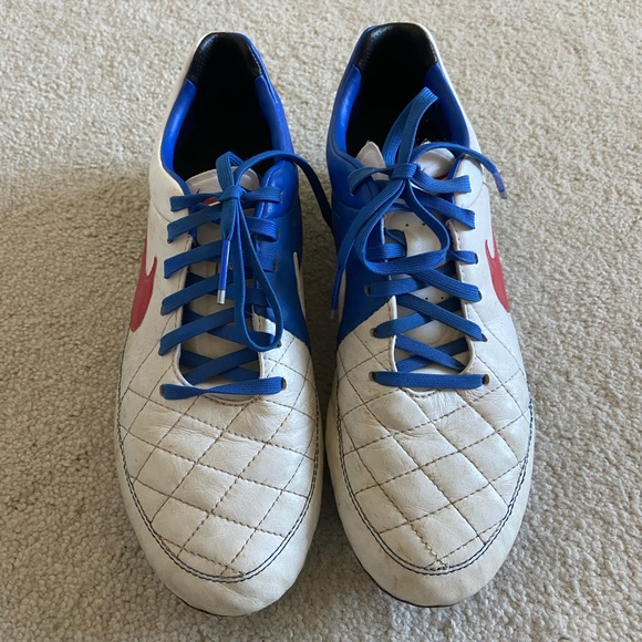 Nike Custom Tiempo Cleats - size 9 (EUC) - Picture 1 of 4